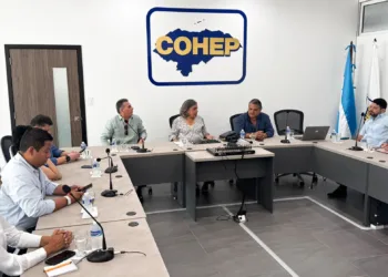 Gremial empresarial llama a la caminata por la paz en Honduras en medio de ataques a líderes religiosos y amenazas a Manuel Zelaya