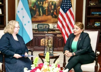 Presidenta hondureña se reúne con encargada de negocios de EE UU para tratar temas de economía, seguridad y migración