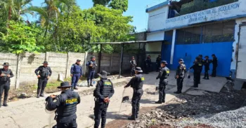 Nuevos motines en prisiones de Guatemala: reos de la MS toman rehenes en Pavoncito y El Boquerón