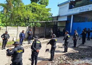 Nuevos motines en prisiones de Guatemala: reos de la MS toman rehenes en Pavoncito y El Boquerón