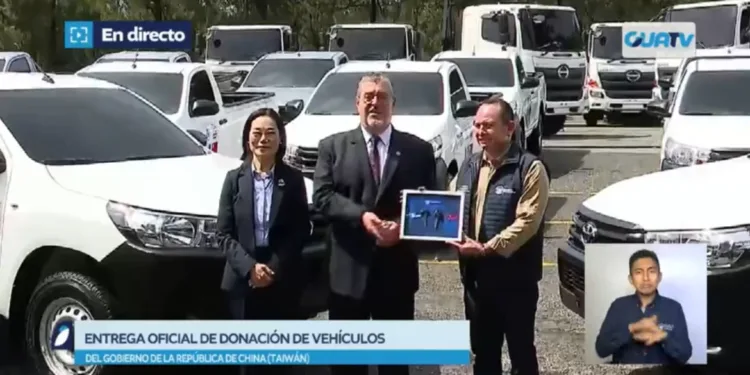 Taiwán dona a Guatemala 45 vehículos para apoyar programas sociales