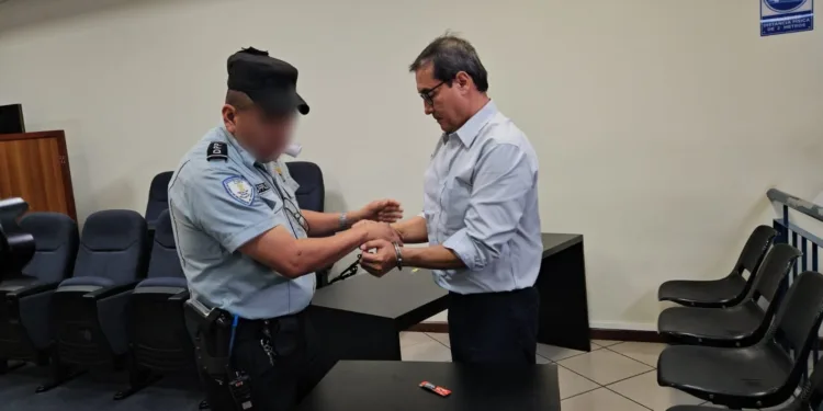 Exfiscal general salvadoreño condenado a 10 años por fraude procesal