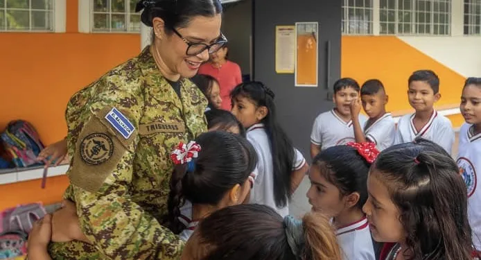 El Salvador aplicará nuevo reglamento de cortesía escolar en centros públicos a partir de septiembre