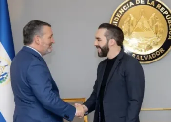 Senador Ted Cruz de EE UU visita El Salvador y destaca éxito en reducción de homicidios y lucha contra pandillas