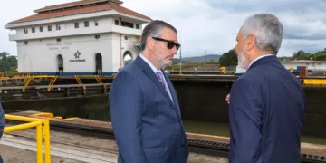 Senador Ted Cruz visita el Canal de Panamá y destaca su importancia estratégica para EE UU