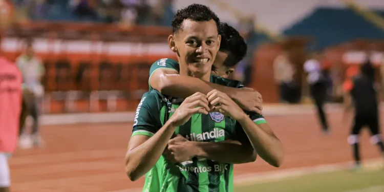 Marathón vence al Olimpia 2-0 y se coloca líder del Torneo Apertura 2025 en Honduras