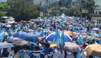Millares de hondureños se movilizan en oración por la democracia en medio de tensión electoral