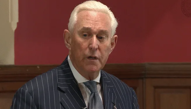 El veterano asesor de Trump, Roger Stone, le pide frenar al “régimen autoritario” de Xiomara Castro en Honduras 