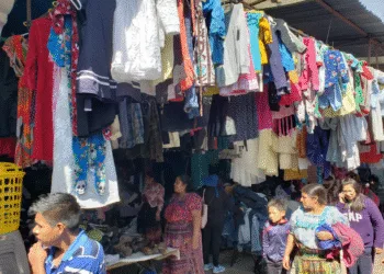 Casi el 90 % de la ropa usada que se importa en Guatemala es reutilizada