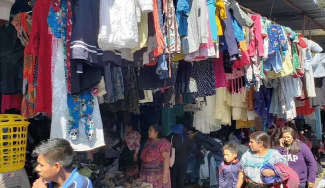 Casi el 90 % de la ropa usada que se importa en Guatemala es reutilizada
