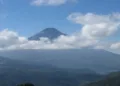 Grietas en el volcán de Agua aumentan el riesgo de lahares: autoridades llaman a reforzar la prevención en Guatemala