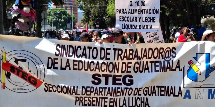 Sindicato guatemalteco de maestros anuncia nuevas movilizaciones tras fallo de la Corte Constitucional en Guatemala