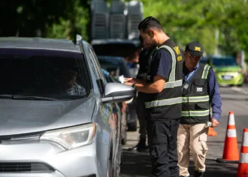 Más de 1,100 detenidos por conducción peligrosa en 2025 en El Salvador: Gobierno refuerza controles en vacaciones agostinas