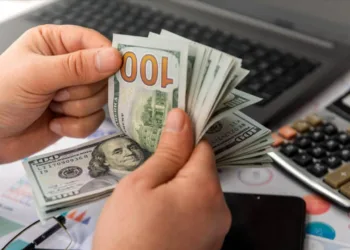 Récord histórico en remesas hacia Guatemala: crecen casi un 20 % por temor a redadas e impuesto en EEUU