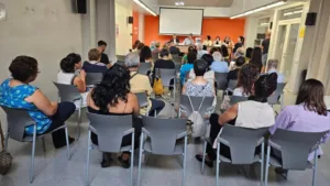 Asistentes al foro en España sobre la represión transnacional de los Ortega Murillo contra los nicaragüenses exiliados.