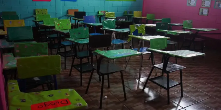 Guatemala invierte más de $68 millones en restauración de escuelas