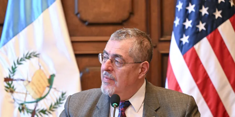 Presidente de Guatemala avala designación del Barrio 18 como terrorista: “Facilita la cooperación con EE UU”