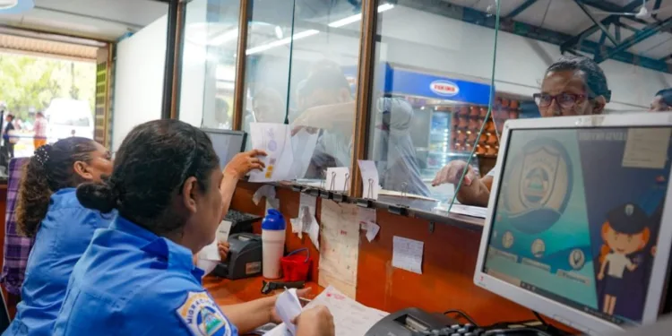 Nicaragüenses sufren destierro, extorsión migratoria y apatridia bajo la dictadura Ortega-Murillo