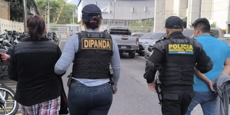 Ministro de Gobernación alerta sobre creciente violencia de las maras y el narcomenudeo en Guatemala