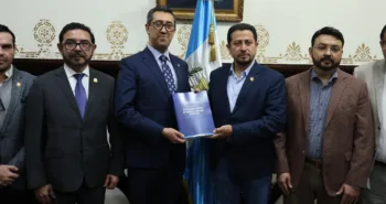 Guatemala: Gobierno presenta presupuesto 2026 por $21 mil millones enfocado en educación, salud y seguridad