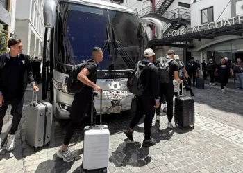 Selección de El Salvador llega a Guatemala para las eliminatorias del Mundial 2026