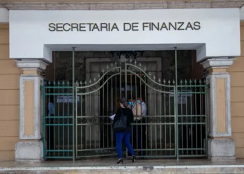 Honduras: Gobierno presiona por la aprobación de ley fiscal con “amenazas”
