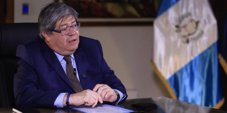 Gobierno y Ministerio Público de Guatemala chocan por protección a fiscales tras denuncias de amenazas