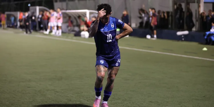Nicaragua resiste con 10 hombres y amarga el debut de Costa Rica
