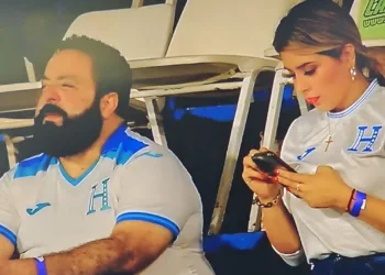 Presidente legislativo viaja a Curazao para ver a selección mientras Congreso Nacional sigue sin sesionar en Honduras