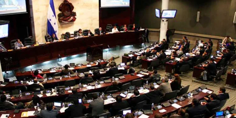 Turismo legislativo: 26 diputados hondureños viajan a China mientras el Congreso sigue paralizado