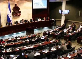 Turismo legislativo: 26 diputados hondureños viajan a China mientras el Congreso sigue paralizado