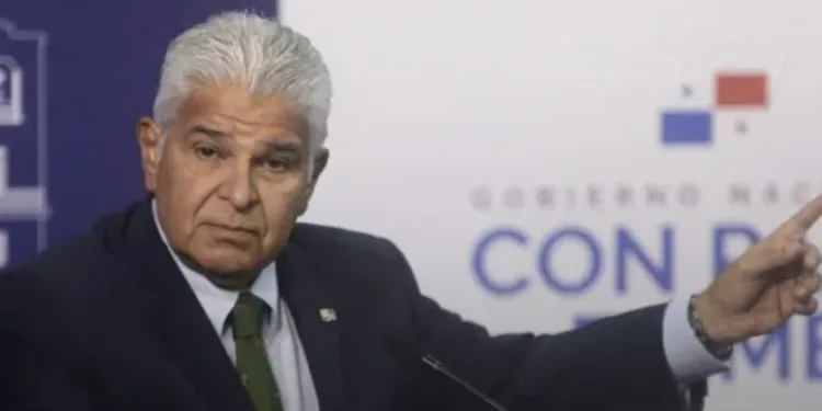 Presidente de Panamá no descarta declarar terrorista al Cártel de los Soles