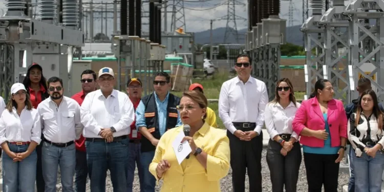 Presidenta defiende mejoras energéticas en Honduras pese a crisis de apagones