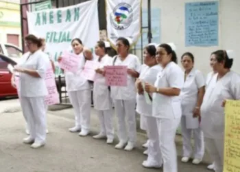 Honduras: gremial de enfermeras rehúsa dialogar alegando prepotencia de ministra de Salud y gobierno reclama “falta de voluntad”