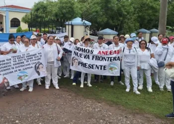Honduras: Enfermeras auxiliares y Secretaría de Salud alcanzan acuerdo para reanudar atención hospitalaria