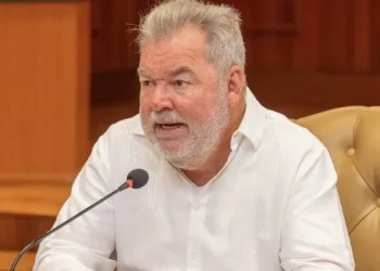 Alcalde de San Pedro Sula denuncia persecución política del oficialismo y carga contra Mel Zelaya