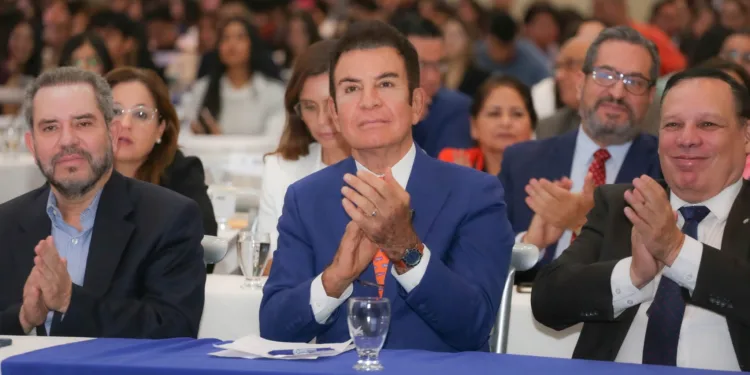 Honduras: Candidato liberal propone trabajar con empresarios e industriales para impulsar el crecimiento de Honduras