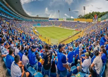 FIFA sanciona a la Federación Salvadoreña de Fútbol por actos de racismo en partido de eliminatorias
