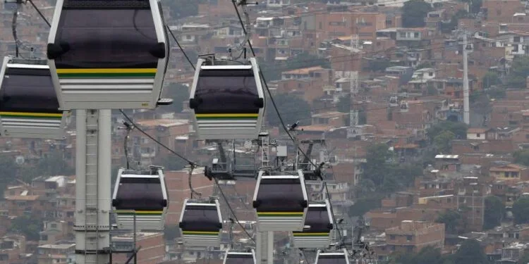 Construcción de metrocable en San Salvador inicia en octubre, según el gobierno