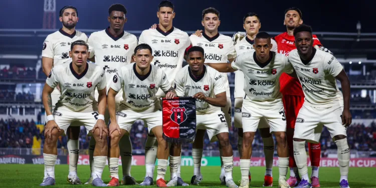 Alajuelense vence a Motagua 2-1 y avanza a semifinales de la Copa Centroamericana 2025