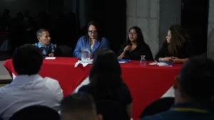 PERIODISTAS EXILIADOS