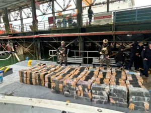 decomiso de más de dos toneladas de cocaína trasladadas en una lancha, según confirmaron este sábado el Organismo de Investigación Judicial (OIJ) y el Ministerio de Seguridad Pública (MSP