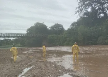 El Salvador y Honduras emiten alerta por fuertes lluvias y riesgo de inundaciones