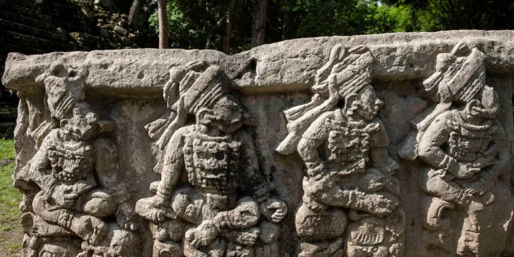Altar maya de Copán en Honduras podría esconder fechas y rituales en lenguaje de señas