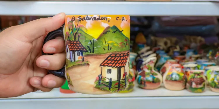 Centroamérica exportó más de $400 millones en bienes creativos; la mitad corresponde a diseño