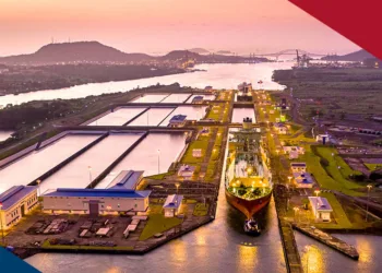 El Canal de Panamá prevé caída de 8.6 % en tránsitos en año fiscal 2026