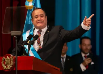 El expresidente de Guatemala, Alejandro Giammattei hospitalizado por problemas de salud