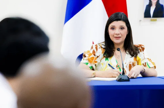 Panamá revisará su salario mínimo en noviembre pese a pedido de empresarios de retrasar ajuste