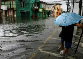Honduras activa alerta verde en cinco departamentos y zonas cercanas a río que atraviesa el país por riesgo de lluvias