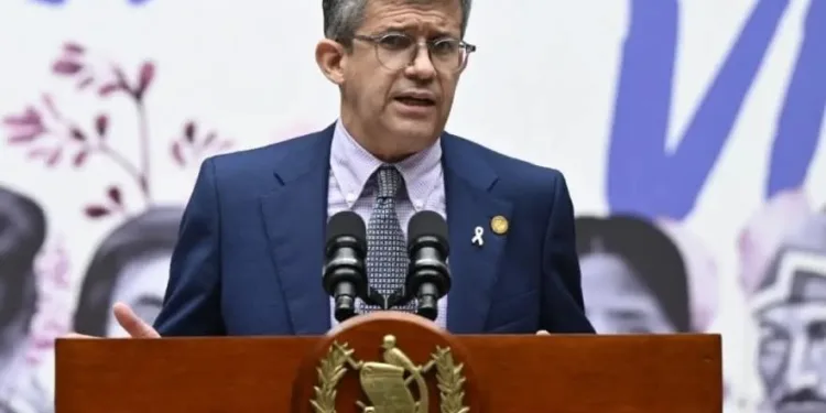 El ministro de Salud de Guatemala alega inmunidad tras embargo por caso UNOPS